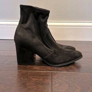 Marc fisher velour ankle booties 8.5 EUC